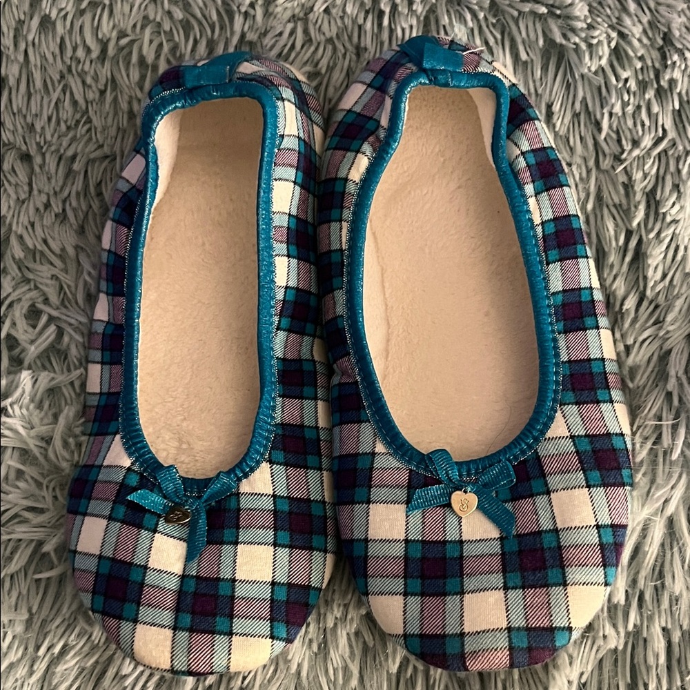 VICTORIAS SECRET NEW M PLAID BALLET SLIPPERS W ADORABLE BOW/ CHARM ACCENT
